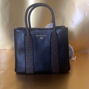 NWT Michael Kors - Austin Medium Leather Messenger